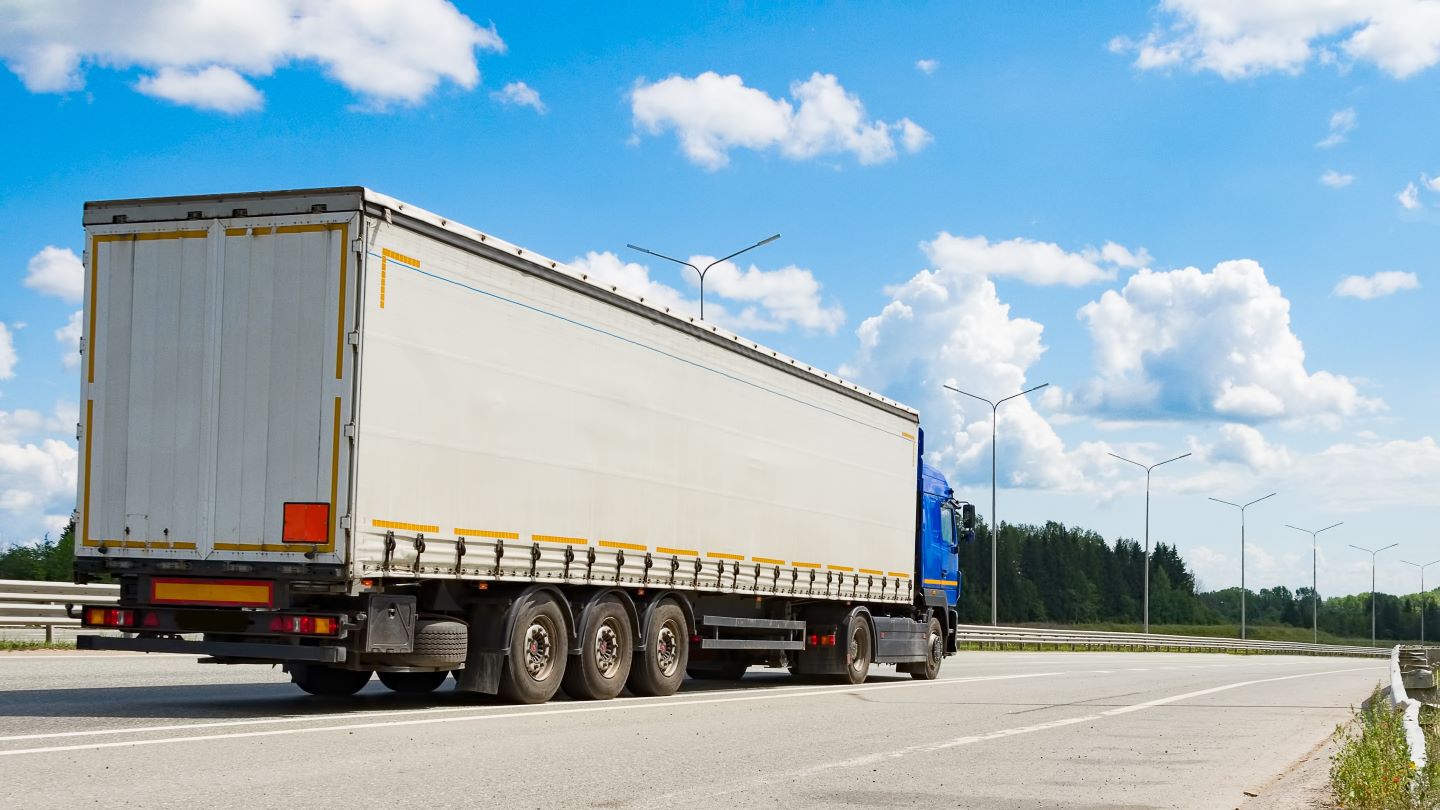 UK HGV registrations fall 14.5% in Q3 2025: SMMT